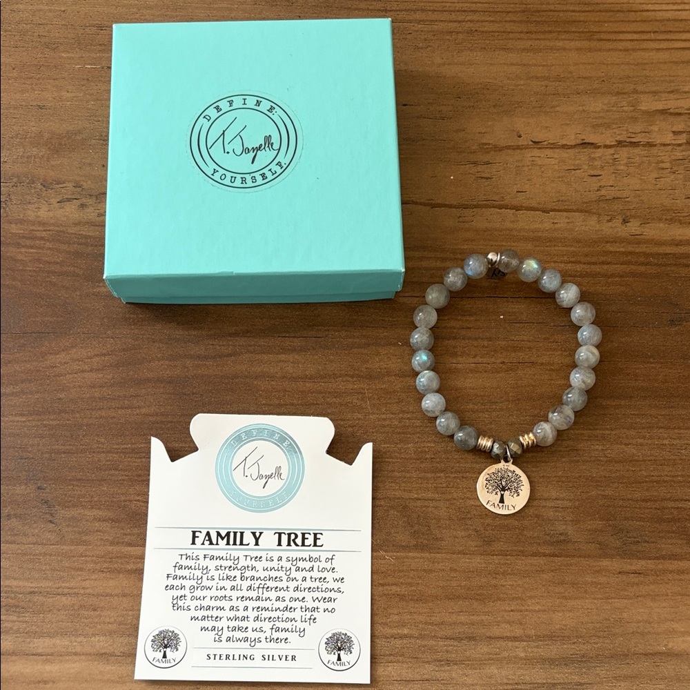 Family Tree Labradorite Stretch Bracelet in Gray — K. Joyelle